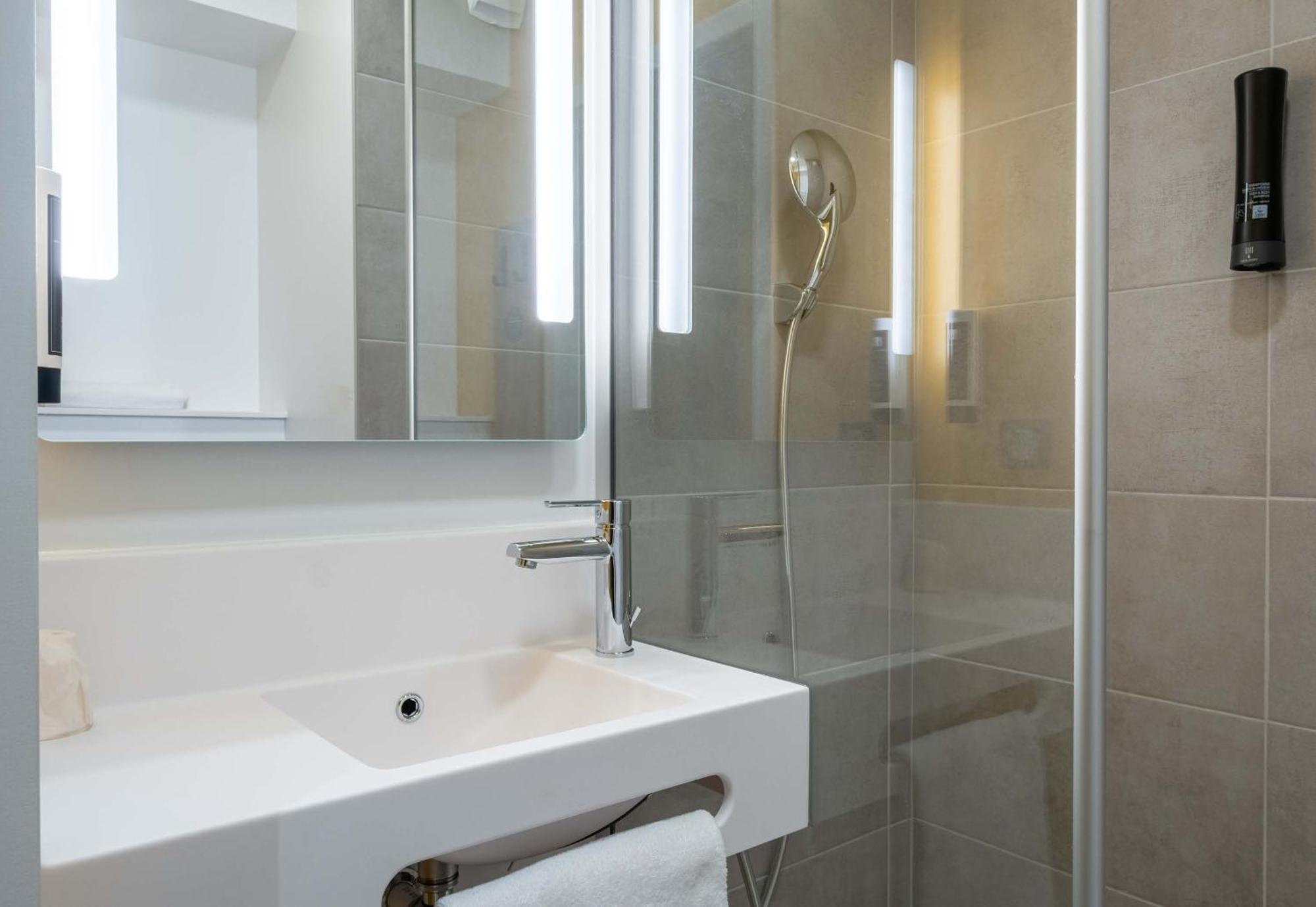 B&B Hotel Cluses Sud エクステリア 写真